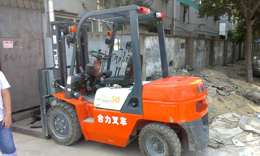 二手2噸、3噸叉車多臺轉(zhuǎn)讓