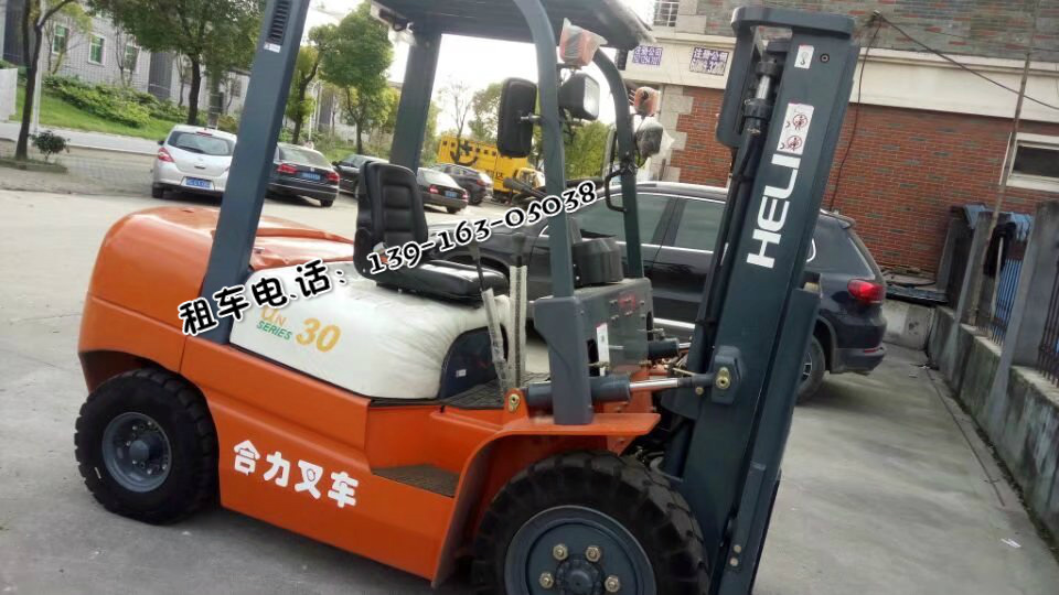現(xiàn)貨二手2噸3噸5噸10噸柴油叉車轉(zhuǎn)讓實(shí)心臺(tái)