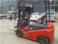 全電動(dòng)搬運(yùn)車，四輪平衡式叉車