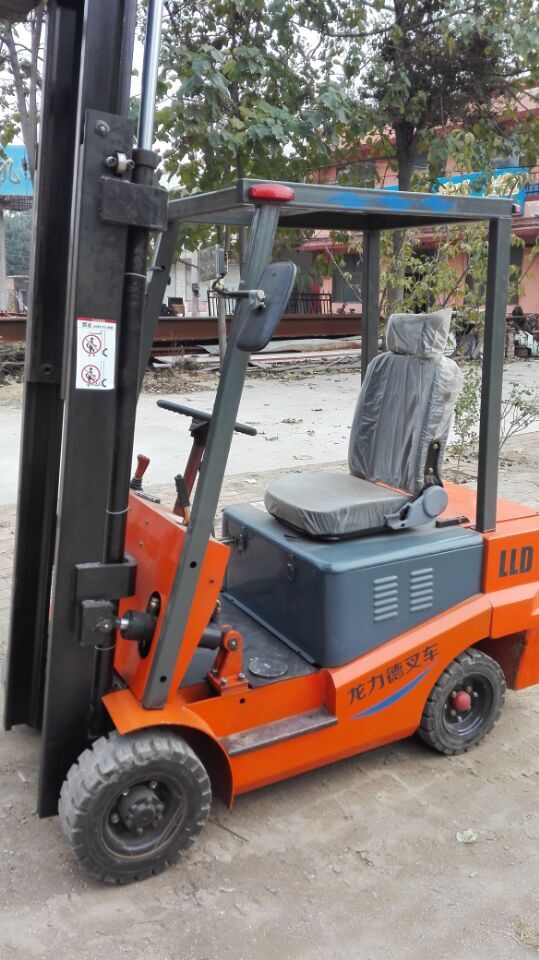 熱銷推薦 電動(dòng)四輪叉車 多功能電動(dòng)叉車 優(yōu)質(zhì)電動(dòng)叉車