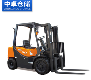 中卓：進(jìn)口斗山車型 內(nèi)燃叉車3-3.5T