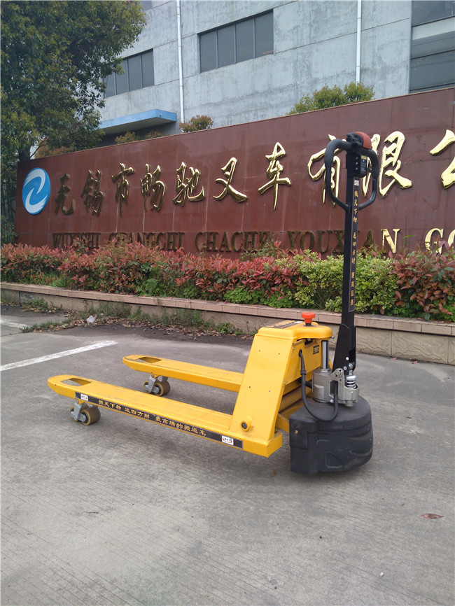 暢馳：電動(dòng)倉(cāng)儲(chǔ)車
