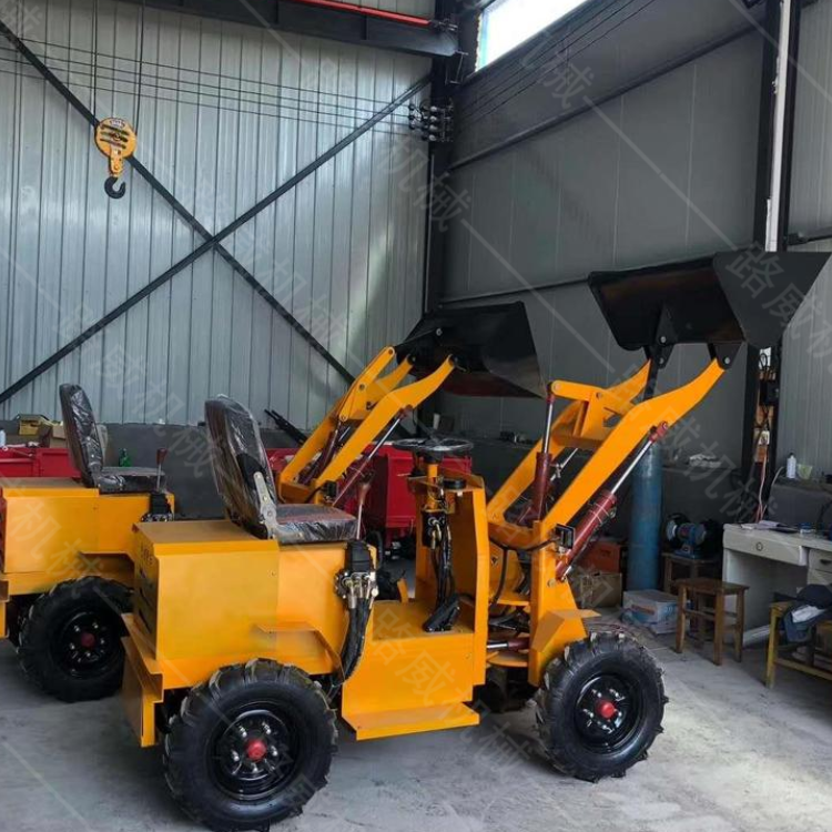 直銷四輪驅(qū)動(dòng)純電動(dòng)液壓升降裝載車 電動(dòng)鏟車