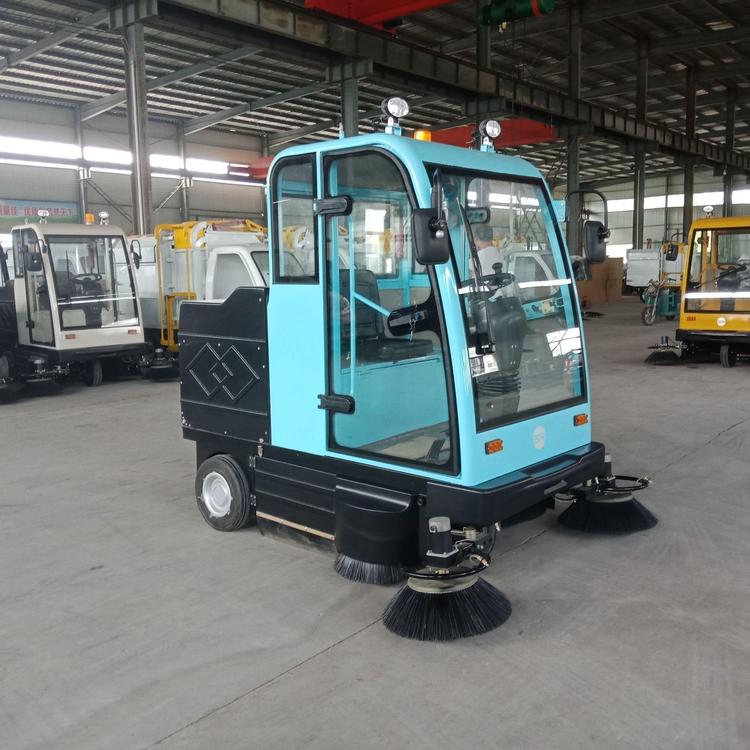 供應(yīng)批發(fā)工業(yè)用掃地機 駕駛式掃地車 市政駕駛式掃地機