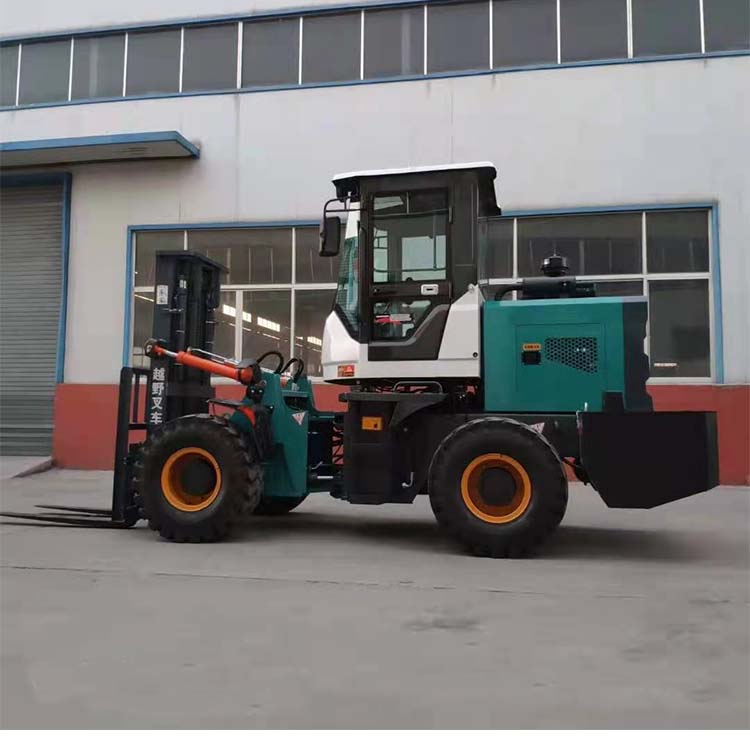 廠(chǎng)家供應(yīng)多用途越野叉車(chē) 小型戶(hù)外越野叉車(chē) 小型越野叉車(chē)