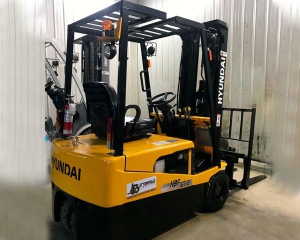 Butterfield Forklift：2007 Hyundai 3 Wheel Electric Forklift