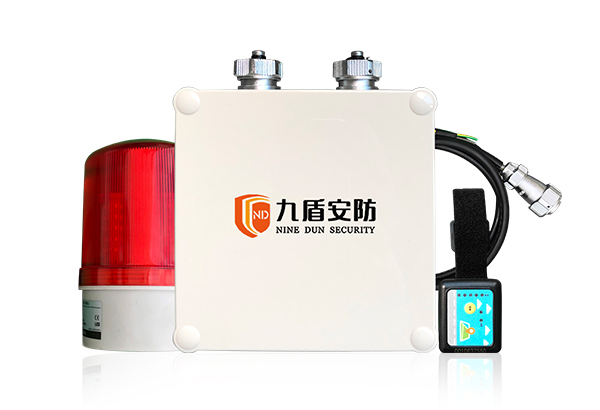 UWB叉車防撞預(yù)警報(bào)警系統(tǒng)拐角盲區(qū)無線測距行人倒車碰撞
