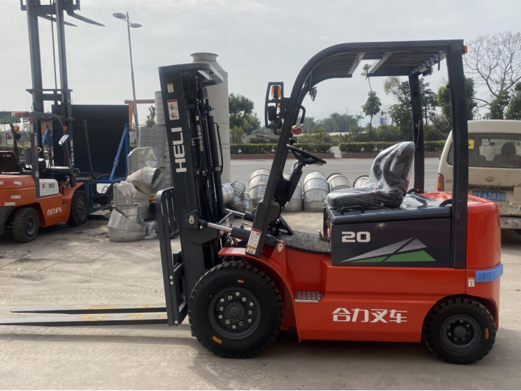 合力叉車(chē)，出租，銷(xiāo)售，回收，維修