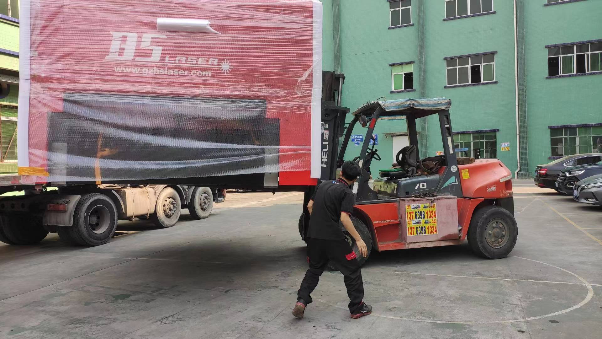 叉車出租服務(wù):您的搬運(yùn)好幫手