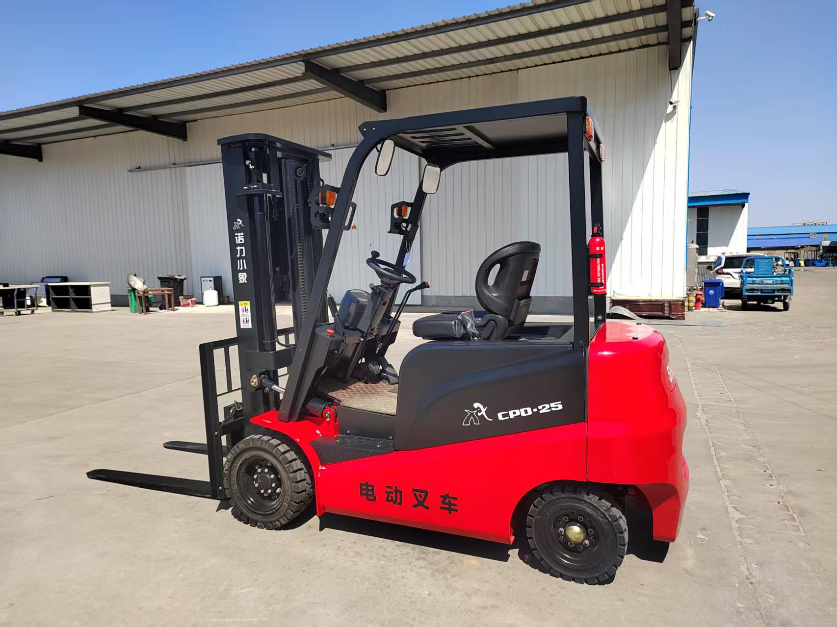 2.5噸電動叉車多少錢一臺（昊航電動叉車）