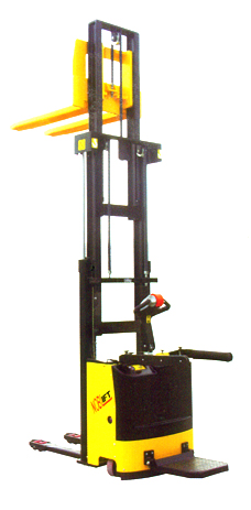 無(wú)錫諾力CL系列1.5T全電動(dòng)堆高車(chē) CL1534A
