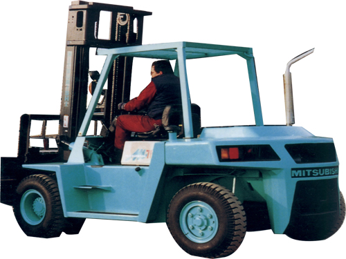 三菱FD系列7噸柴油平衡重叉車 FD70