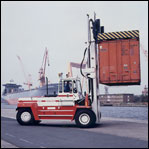 瑞典斯維叉車(SVETRUCK)25噸重箱內(nèi)燃集裝箱平衡重叉車 25120-42