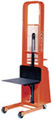 美國普瑞斯托叉車(PRESTOLIFTS)1500磅步行式半自動電動堆高機(jī) B678-1500