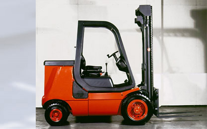 德國(guó)林德叉車(LINDE)4.8噸四輪電動(dòng)平衡重叉車 E48