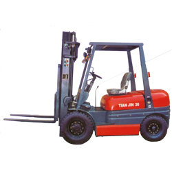 天津中外建(JINCHA)3噸汽油平衡重叉車(chē) CPQ30
