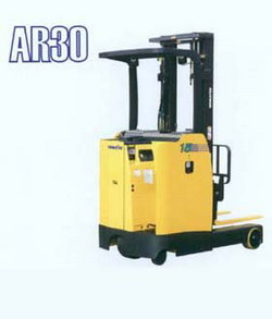 小松AR30系列站駕式前移叉車 AR30系列