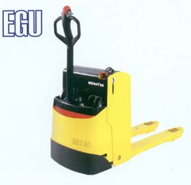 小松步行式低起升托盤運搬車 EGU