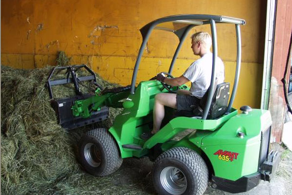 愛沙尼亞SAMI牧場草料專用叉車