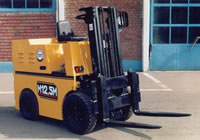 德國UMT四輪電動平衡重叉車 M 12,5 M