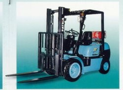 印尼Patria PFG15T-2內(nèi)燃平衡重叉車 PFG15T-2