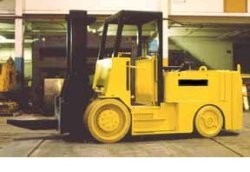 美國霍斯特R25平衡重式四輪電動叉車 R25