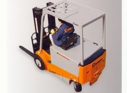 意大利卡瑞佛(CARER)R30N平衡重四輪電動叉車 R30N