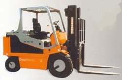 意大利卡瑞佛(CARER)R50NC(NCF)平衡重四輪電動叉車 R50NC(NCF)