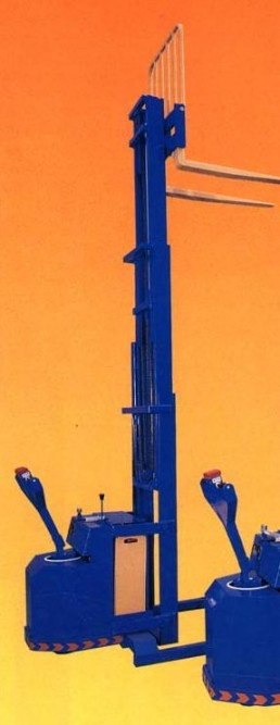 美國(guó)藍(lán)巨(BLUE GIANT)NAW series步行式全自動(dòng)電動(dòng)堆高機(jī) NAW series