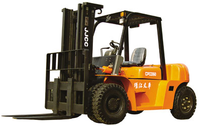 江蘇靖江CPCD50系列5T內(nèi)燃叉車(chē) CPCD50