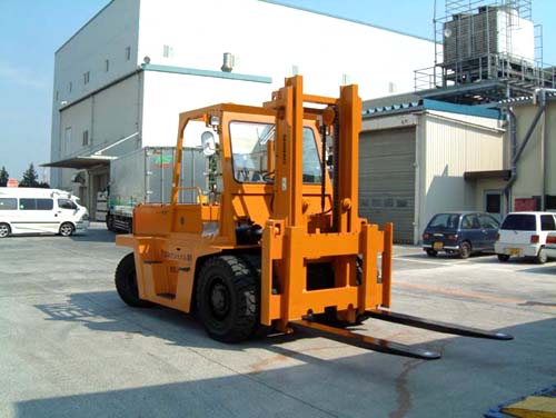 日本神鋼重型內(nèi)燃平衡重叉車(四)
