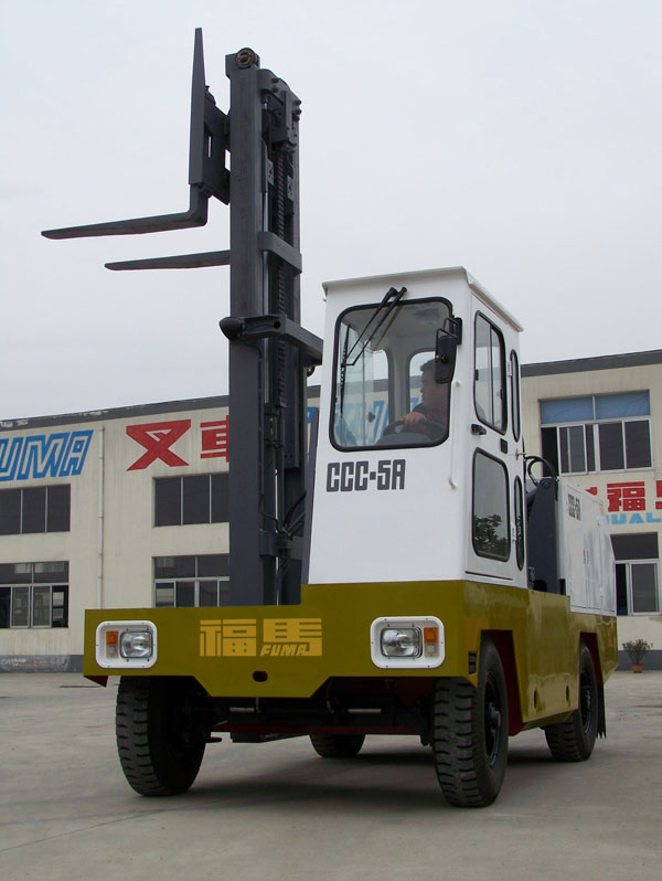 鎮(zhèn)江福馬內(nèi)燃側(cè)面叉車 CCC-5A