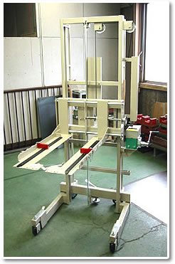 日本不二產(chǎn)業(yè)(fujisangyo)荷臺(tái)巾可変式手動(dòng)堆高機(jī) 荷臺(tái)巾可変式