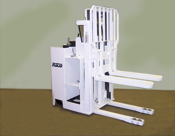 美國(RICO)全電動堆高機(jī)