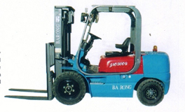 山東泰山:JNC30~JNC100CD內(nèi)燃平衡重式叉車