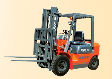 江淮重工2.5噸內(nèi)燃柴油平衡重叉車 CPC25