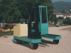意大利ITALCARRELLI 意大利ITALCARRELLI 側(cè)面叉車(chē)