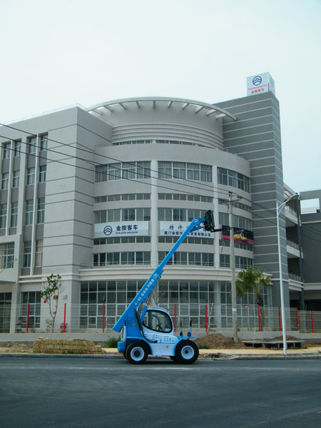 金客興伸縮臂式叉車
