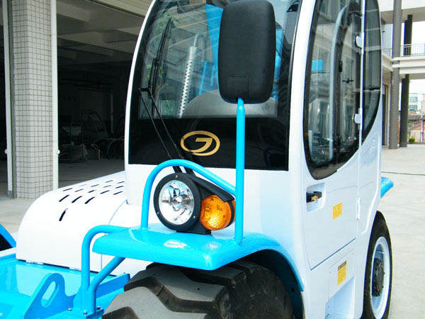 金客興伸縮臂式叉車