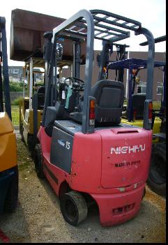 平衡重電動叉車