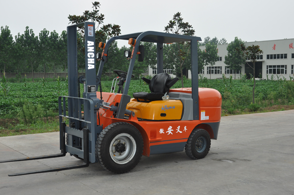供應(yīng)安叉2T內(nèi)燃平衡重叉車 2T1.7米