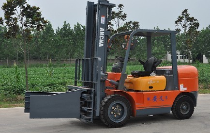 供應安叉平衡重式叉車(帶屬具側(cè)圖) ３噸帶抱夾器