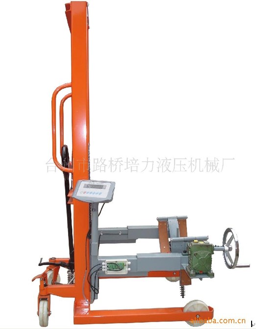 電子稱油桶堆高車(chē)手動(dòng)油桶倒料車(chē)