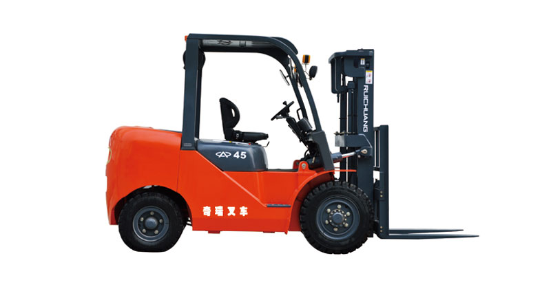 4-5T內(nèi)燃液力平衡重式叉車 4-5T內(nèi)燃液力平衡重式叉車