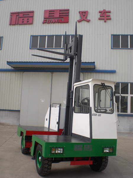 鎮(zhèn)江福馬3噸電動側面叉車(新品)