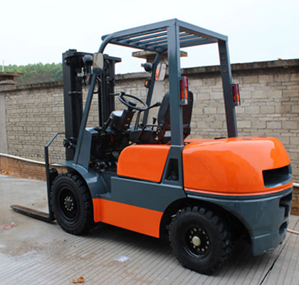 柴油機(jī)動(dòng)叉車(chē)-牛力機(jī)械 CPC30*3M
