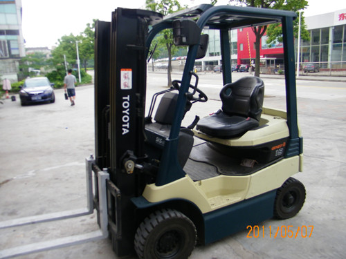 廣州豐田電動(dòng)叉車維修出租