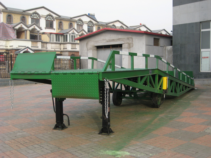 移動(dòng)式登車(chē)橋