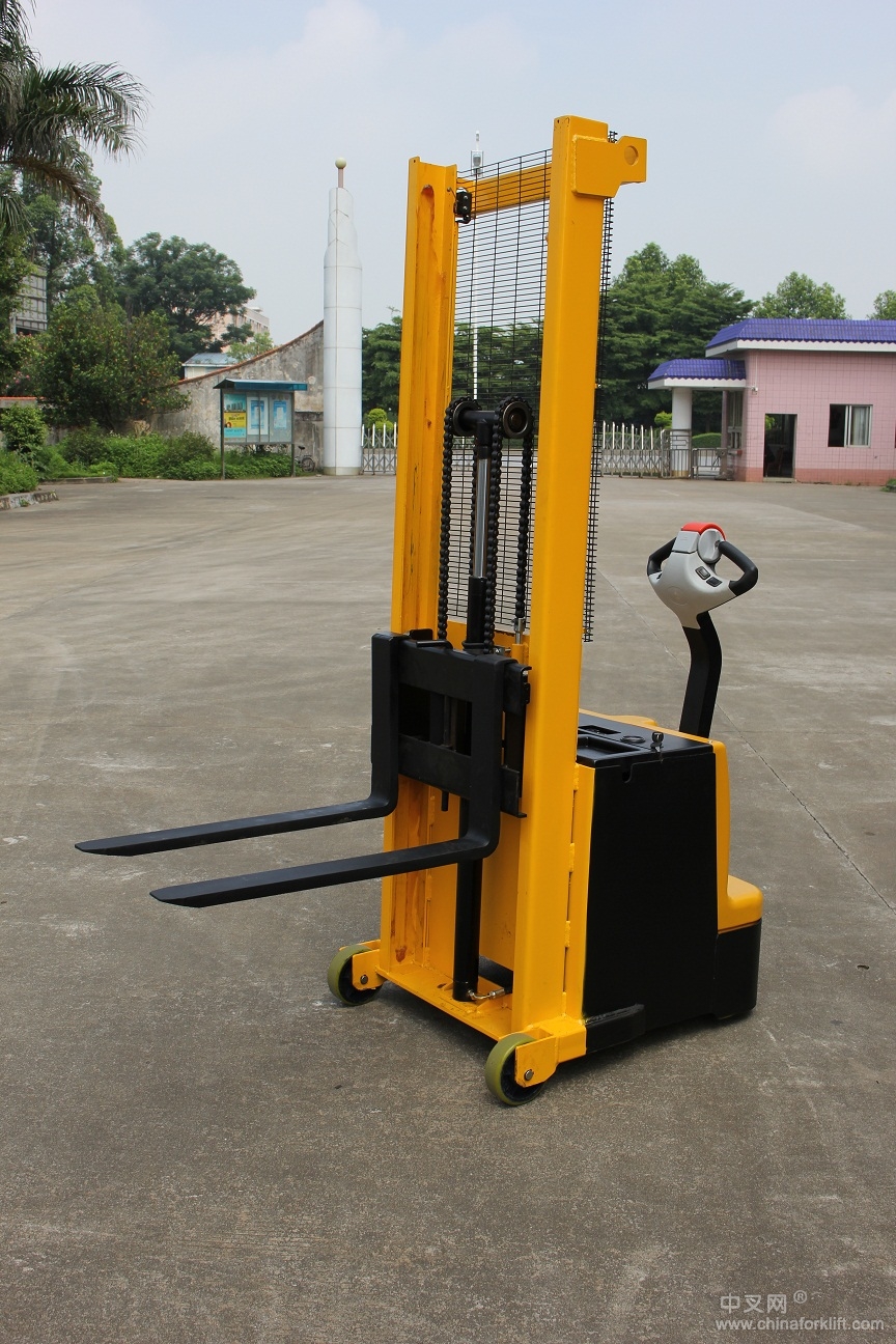 新款短腿平衡重堆高車 VH-WSC-40/16