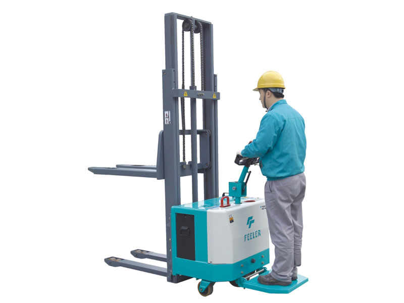 電動(dòng)堆高機(jī)